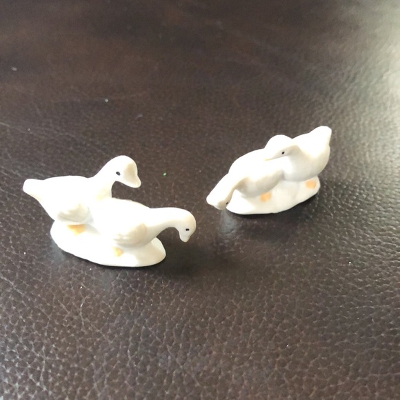 2 sets of ceramic geese - Picture 3 of 4